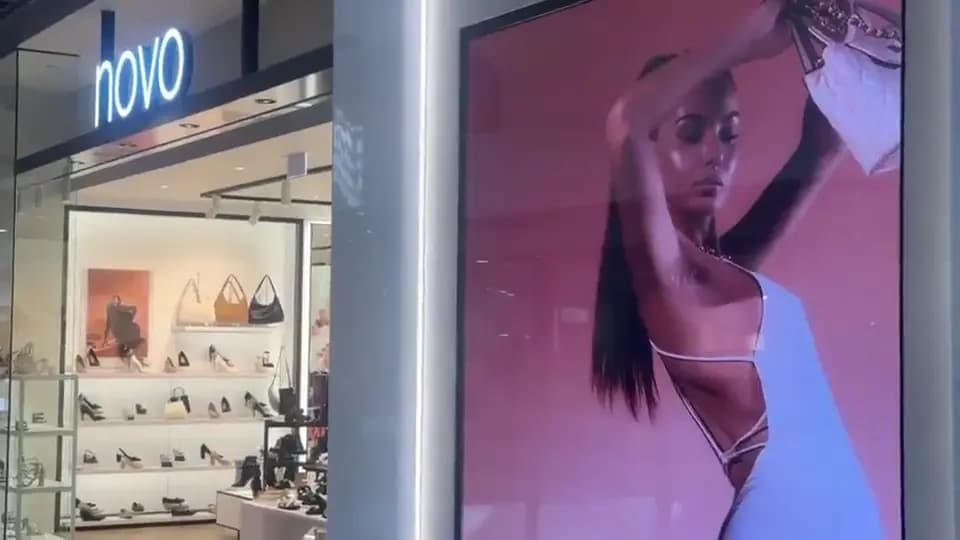 Retail display installation for Lumina signage